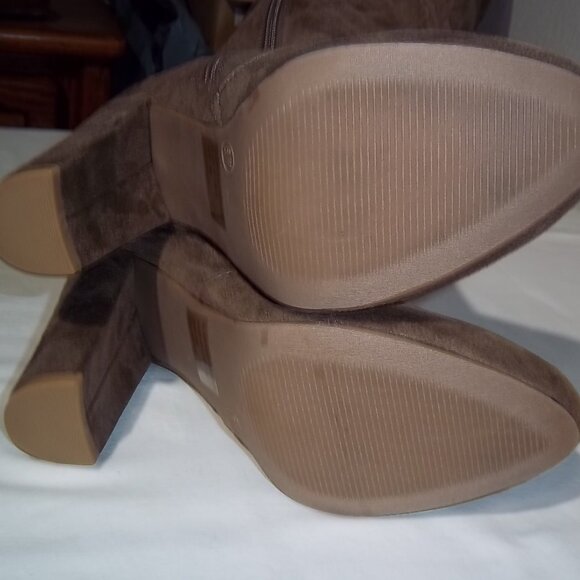 CHARLOTTE RUSSE THIGH HIGH BOOTS - Picture 5 of 12